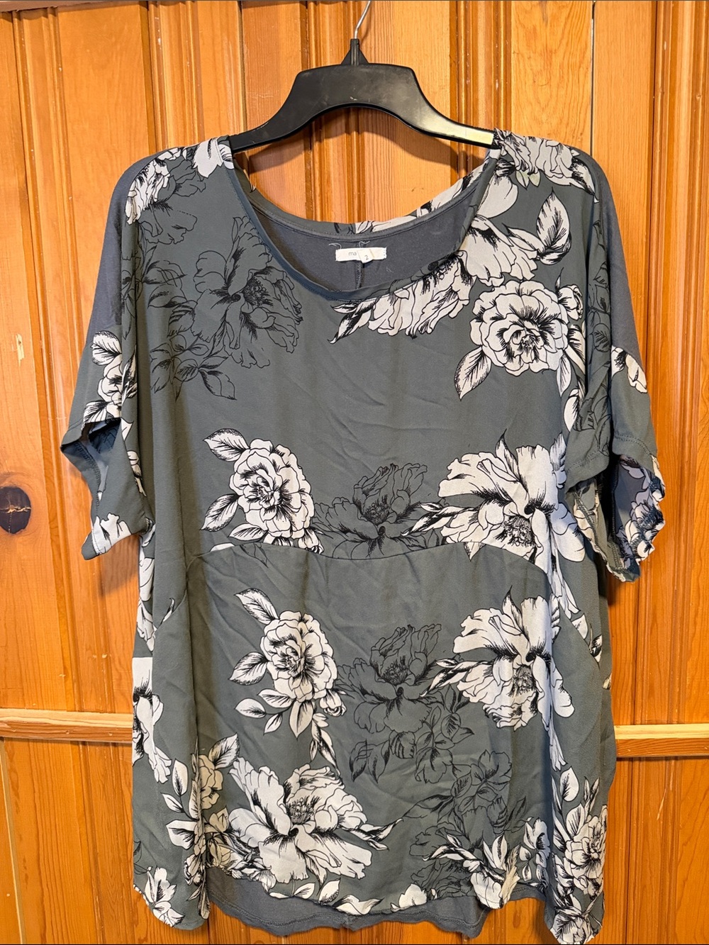 Relaxed Scoop Neck Floral Blouse in Gray